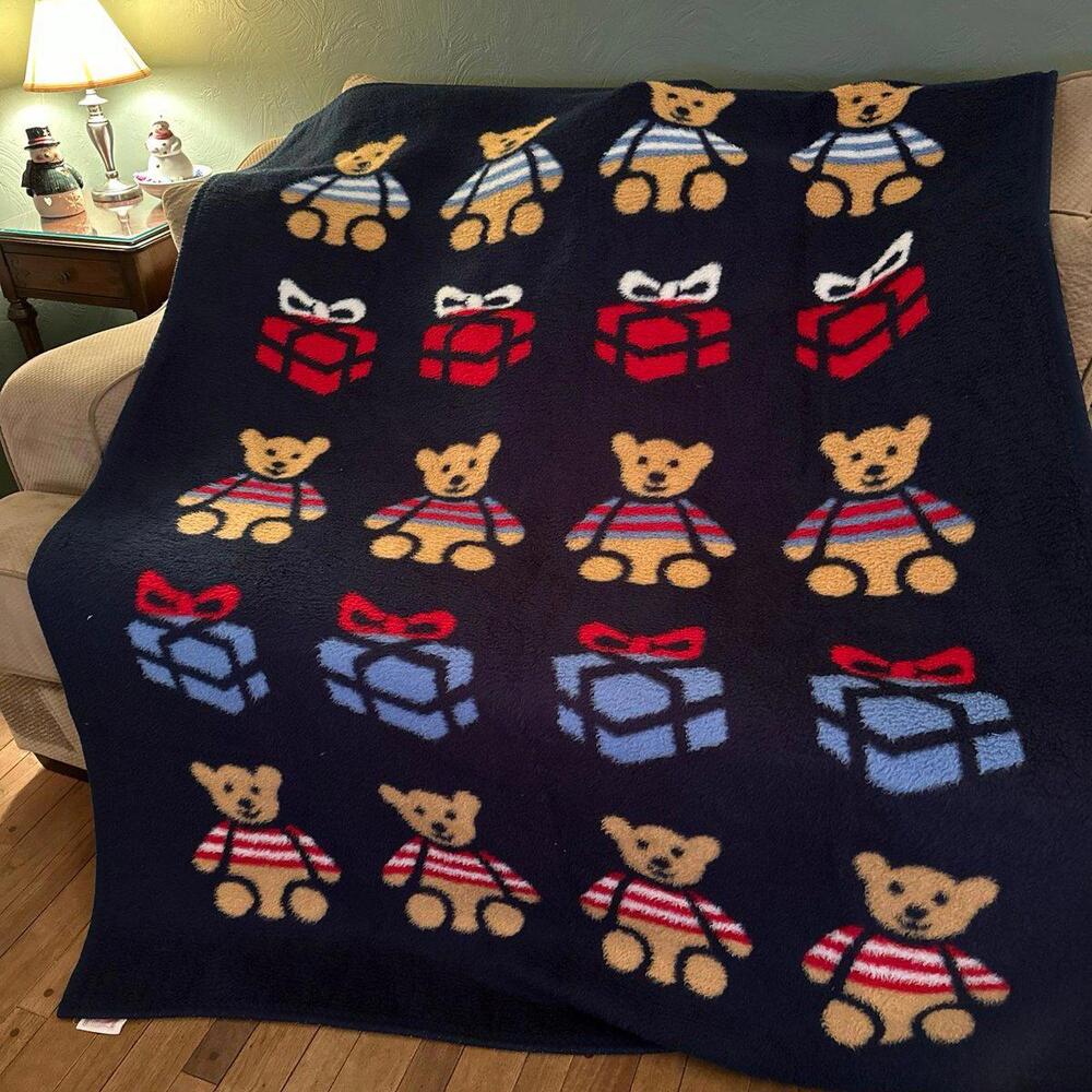 Vintage 1986 Crown Crafts Bed Throw Blanket Teddy Bear Presents Acrylic